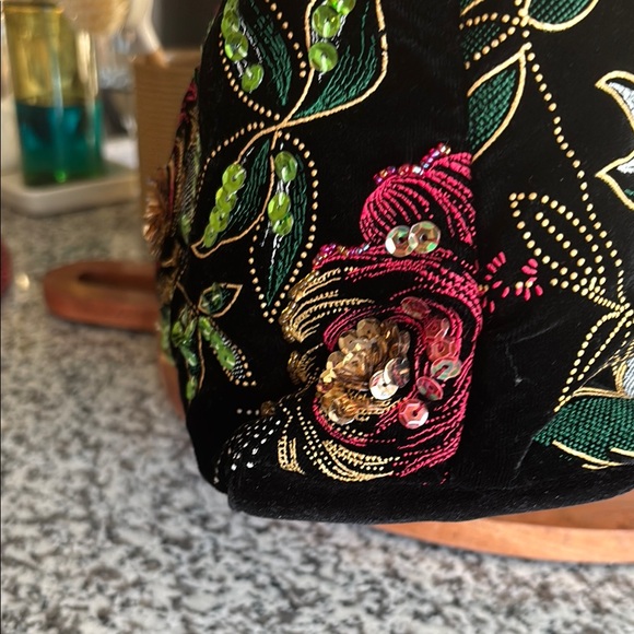 Floral Beaded Black Velvet Bag - Picture 4 of 9
